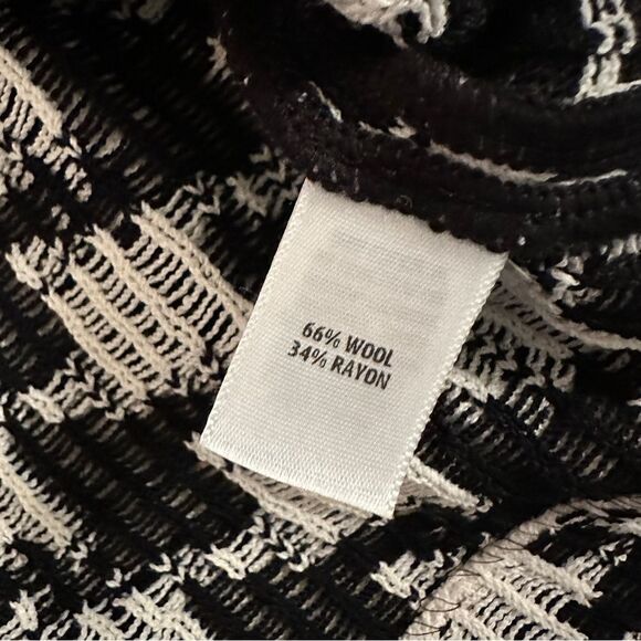 St John Houndstooth Sweater New - Picture 9 of 11